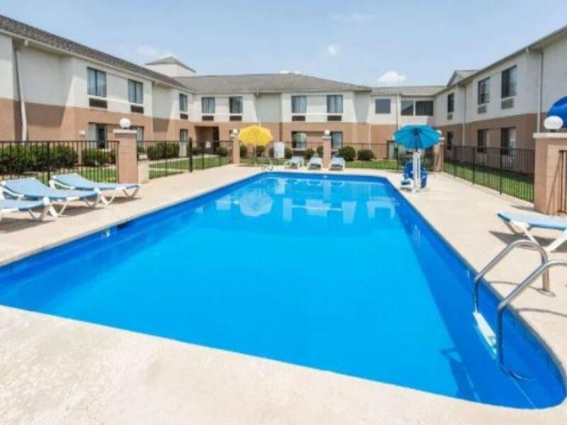 Days Inn By Wyndham Yadkinville Exterior photo